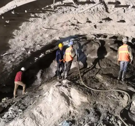 枞阳拱顶带模注浆料的施工流程及注意事项